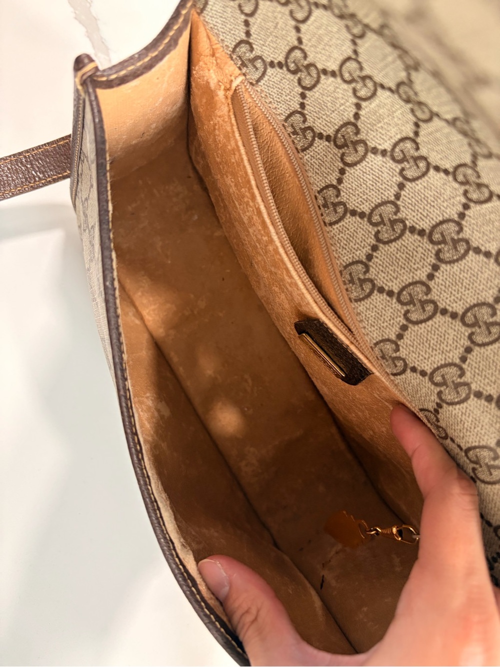 Gucci Beige GG Monogram Shoulder Bag with Green & Red Stripe - Picture 3 of 4